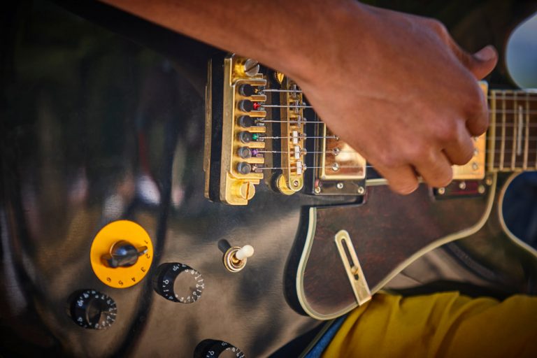 From Practice to Performance: Overcoming Stage Fright for Guitarists